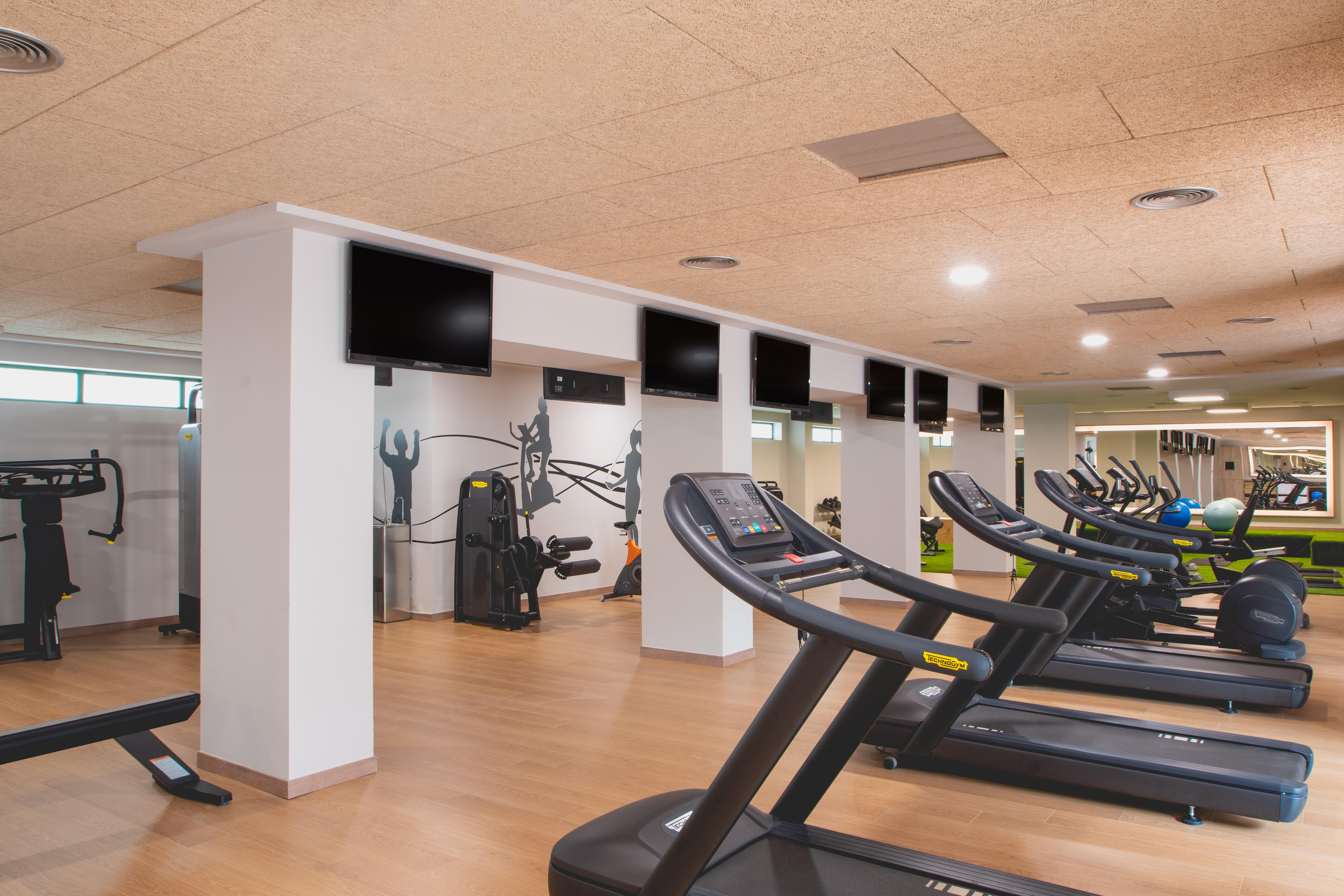 Dreams Lanzarote Playa Dorada Resort & Spa Playa Blanca  Exterior photo The gym at the hotel