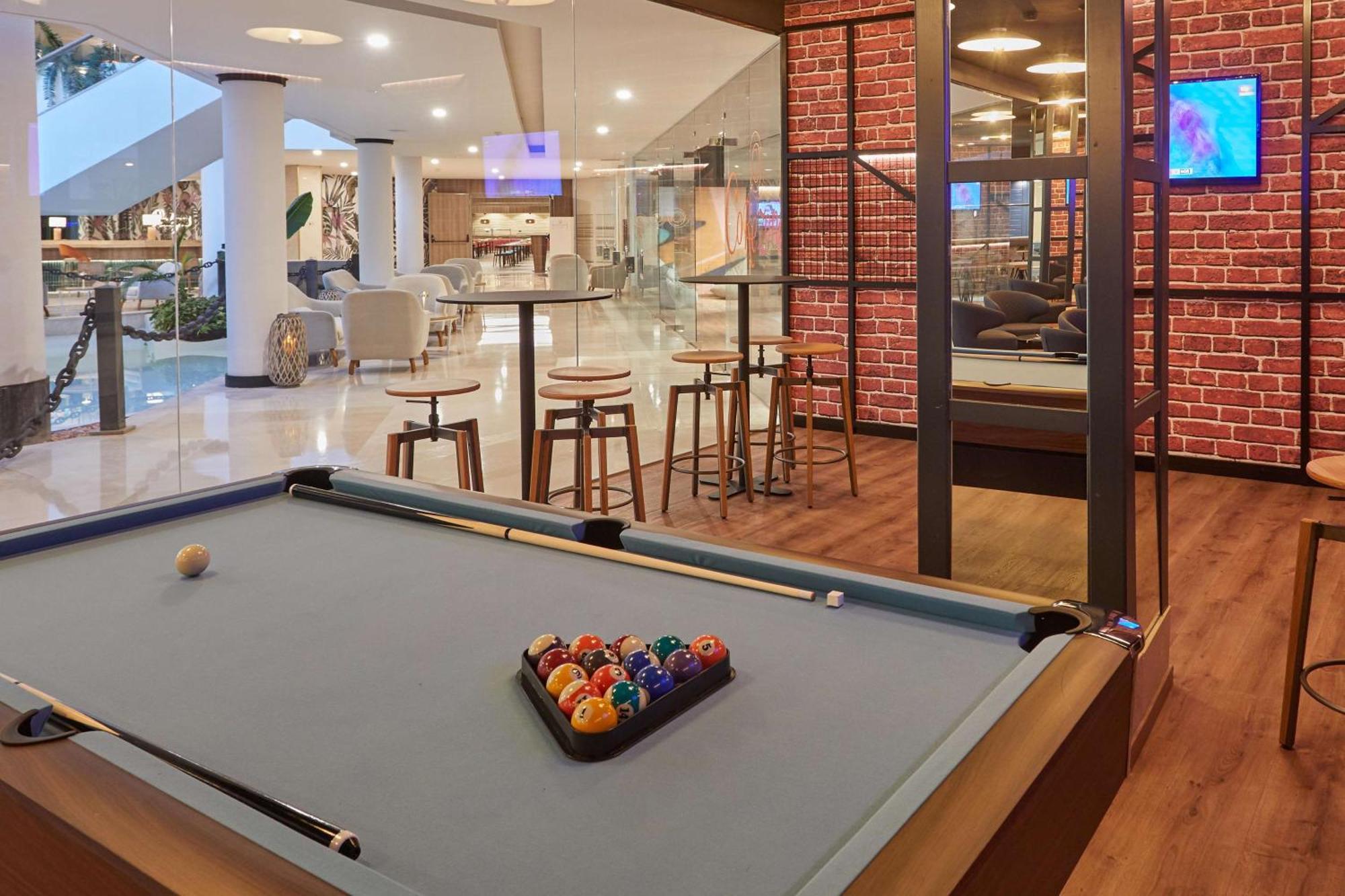 Dreams Lanzarote Playa Dorada Resort & Spa Playa Blanca  Exterior photo Pool table