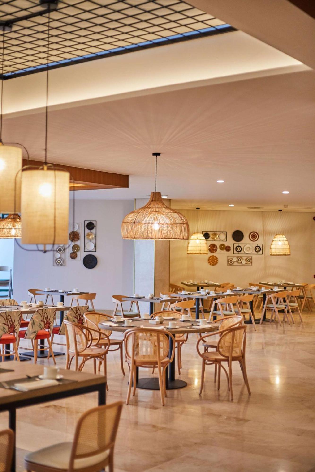 Dreams Lanzarote Playa Dorada Resort & Spa Playa Blanca  Exterior photo The restaurant at the hotel